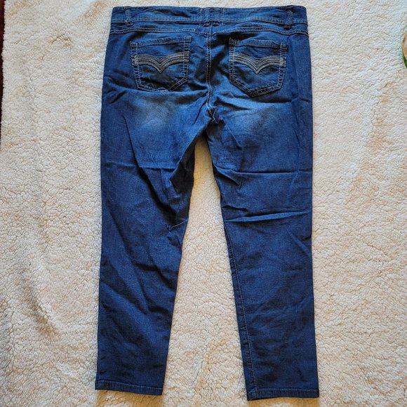 Rewind Jeans - Picture 7 of 8